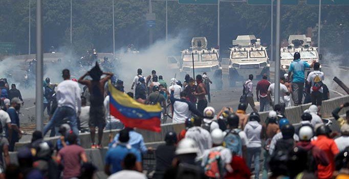 Venezuela’da darbe girişimi