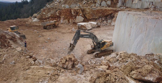 Son dakika! Kastamonu'da mermer ocağında patlama