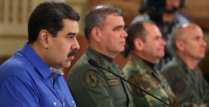 Maduro: Bu darbe girişimi cezasız kalmayacak