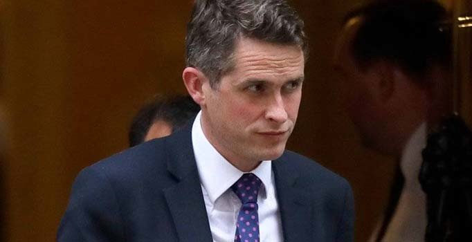 İngiltere Savunma Bakanı Gavin Williamson görevinden alındı