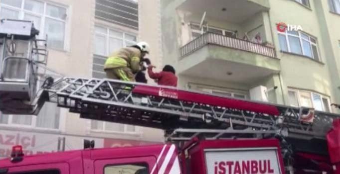 İstanbul’da yangın: 20 kişi yangında mahsur kaldı