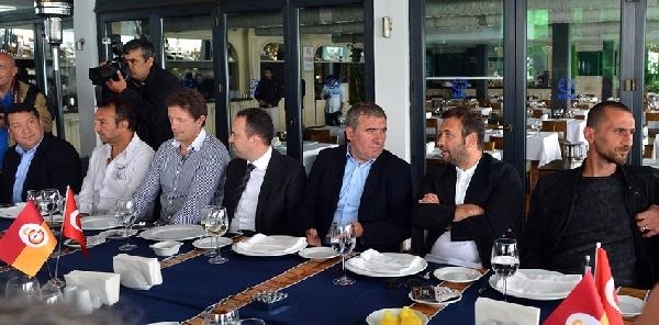 Galatasaray, tarihi başarısının 16. yıl dönümünü kutladı