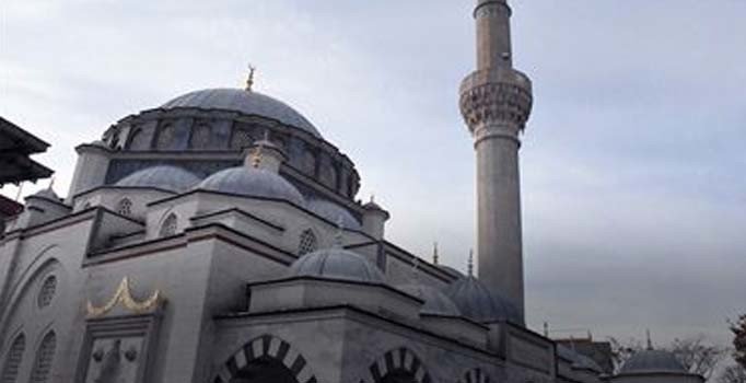 Berlin'de camiye mermili mektup