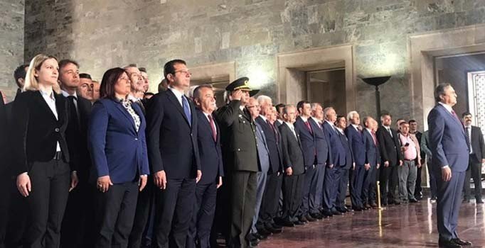 Ekrem İmamoğlu Anıtkabir’de