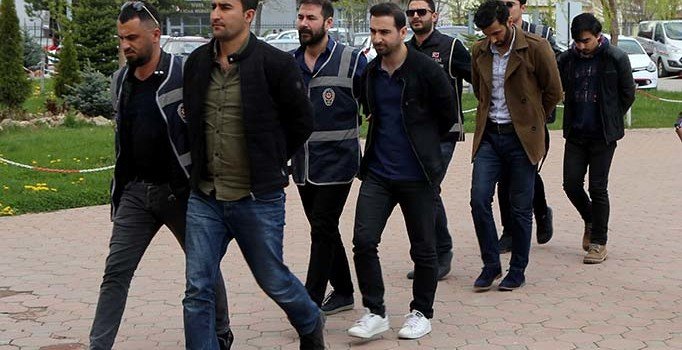 FETÖ'nün hücre evlerine 5 ilde operasyon