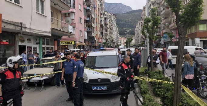 Kızını taciz ettiği iddiasıyla çiğ köfteciyi ayağından vurdu