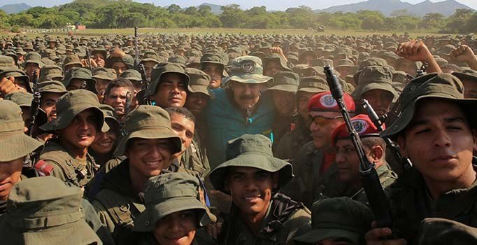 Maduro'dan orduya çağrı: ABD müdahalesine hazır olun