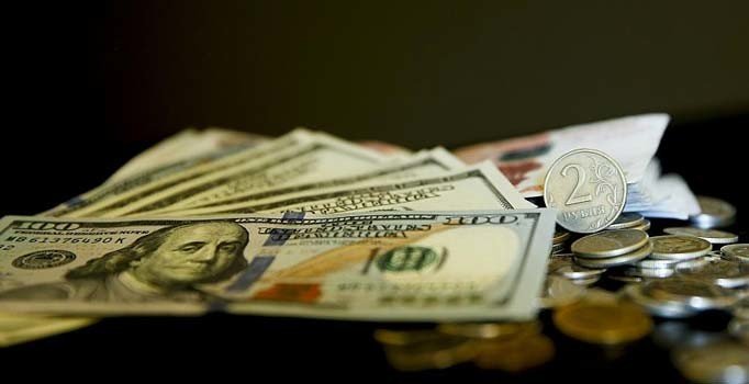 Türk Lirası, dolar karşısında yüzde 50 değer kaybetti