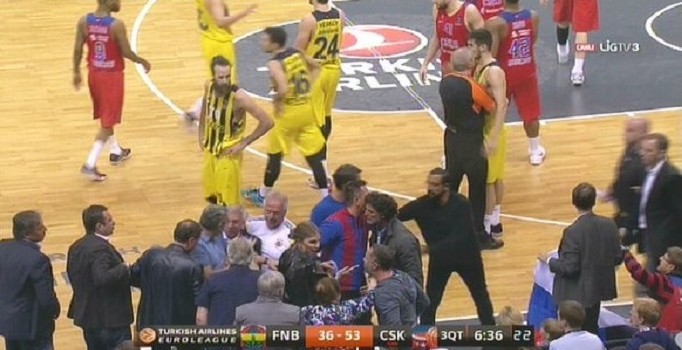 Fenerbahçeli Kalinic Rus taraftardan özür diledi