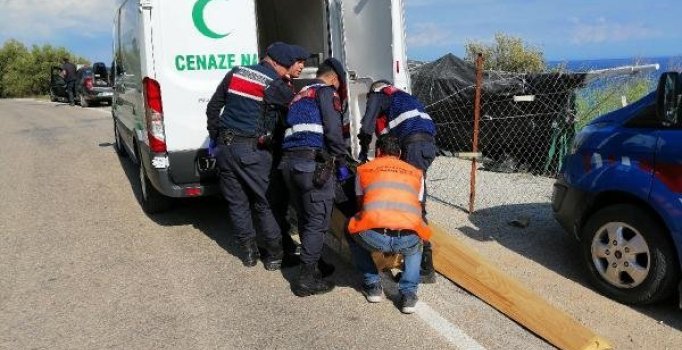 Ayvacık'ta kıyıya vurmuş çocuk cesedi bulundu