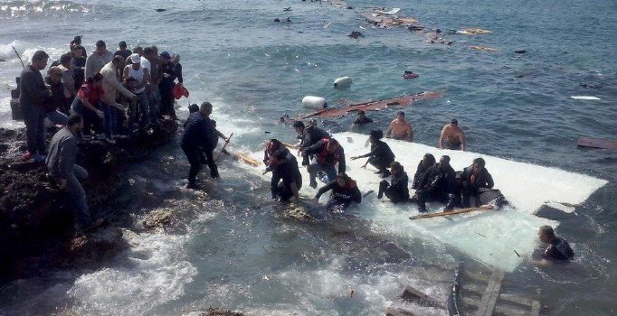 Tunus açıklarında göçmen teknesi battı