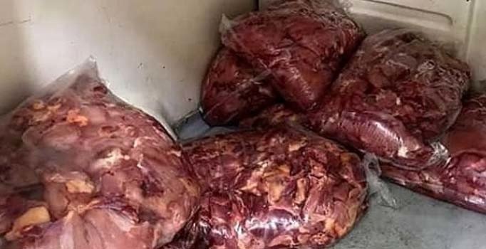 Adana'da baskın yapılan bir araçta 450 kilogram bozulmuş et ele geçirildi