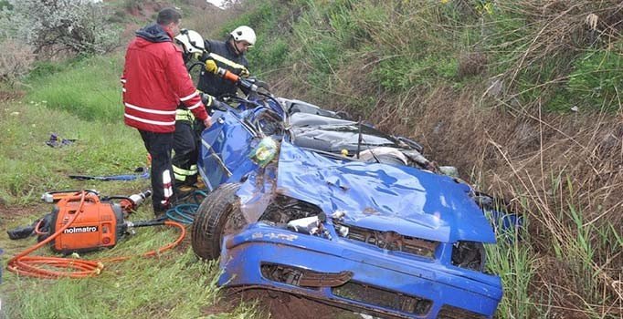 Polisler eğitim dönüşü kaza yaptı: 2 ölü