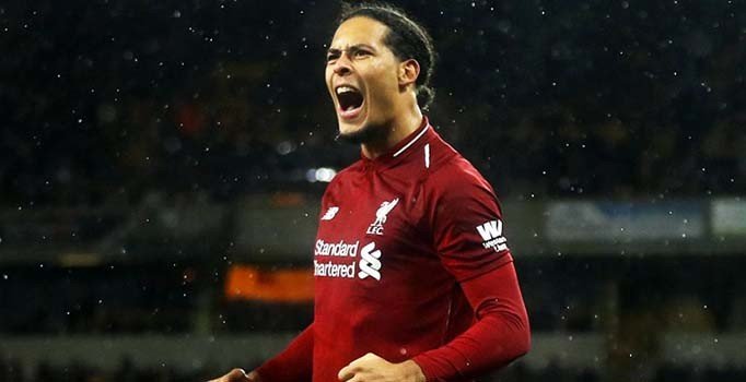 Premier Lig'de "sezonun futbolcusu" Van Dijk