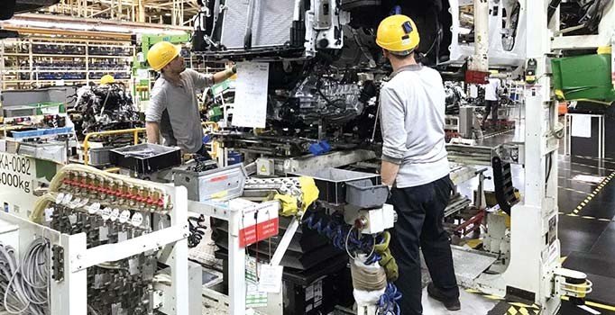 Otomotiv sektörü 3 koldan vites küçülttü