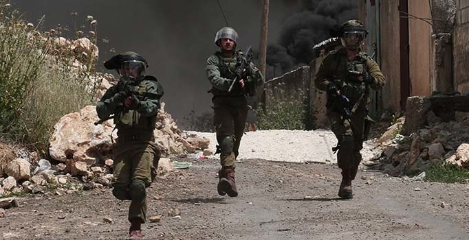 İsrail'den Batı Şeria'ya baskın: 12 Filistinli daha gözaltına alındı