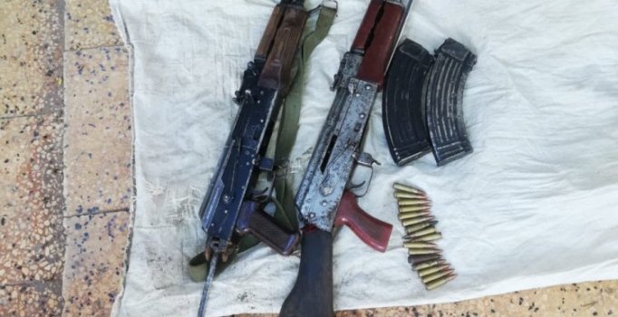 Hakkari'de operasyon: PKK'nın silah ve patlayıcı düzenekleri ele geçirildi