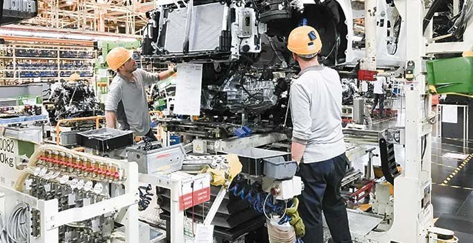 Sanayi üretiminin küçülmesi yavaşladı