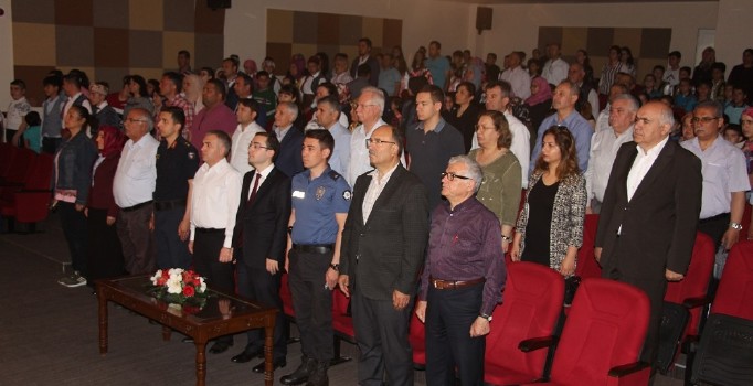 Özel öğrencilerin programı büyük beğeni topladı