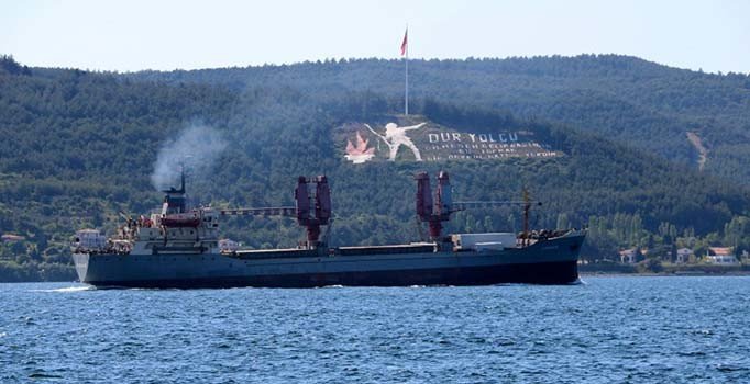 Rus askeri kargo gemisi, Çanakkale Boğazı'ndan geçti