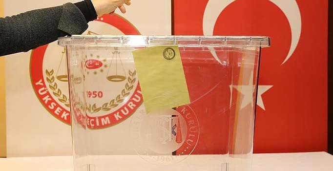 Kötü biniciyi önce atı sırtından atar