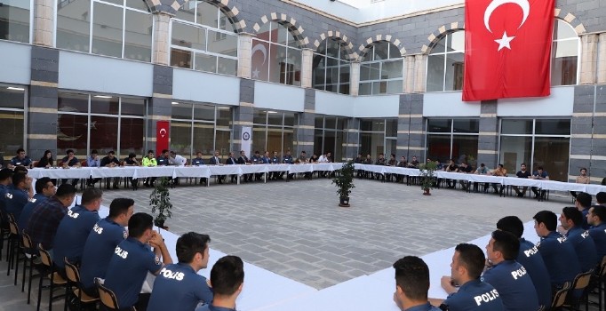 Vali Aktaş, emniyet teşkilatı mensuplarıyla iftarda buluştu