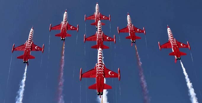 Türk Yıldızları'nın Samsun'da yapacağı uçuş iptal edildi