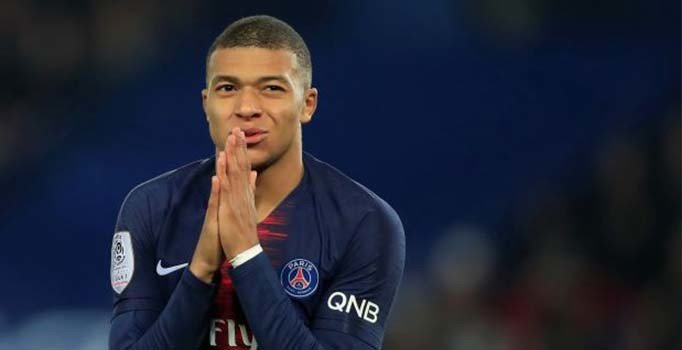 Mbappe'den ödül töreninde ayrılık sinayli