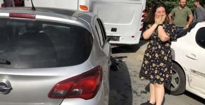 Kağıthane’de şekeri yükselen sürücü midibüse çarptı: 2’si çocuk 3 yaralı