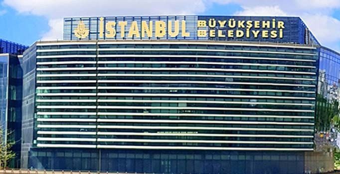 İBB’den bayrak ve Atatürk posteri açıklaması