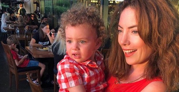 Akasya Asıltürkmen kimdir, kaç yaşındadır? Akasya Asıltürkmen de şebekenin tuzağına düşmüş