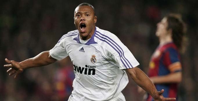 Julio Baptista futbolu bıraktı