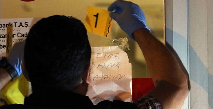 Adana'da 'Terör bank kapatın' notu polisi alarma geçirdi
