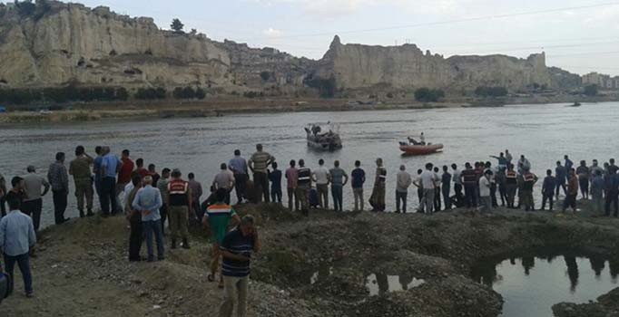 Fırat Nehri’ne atlayan genç kız kurtarıldı