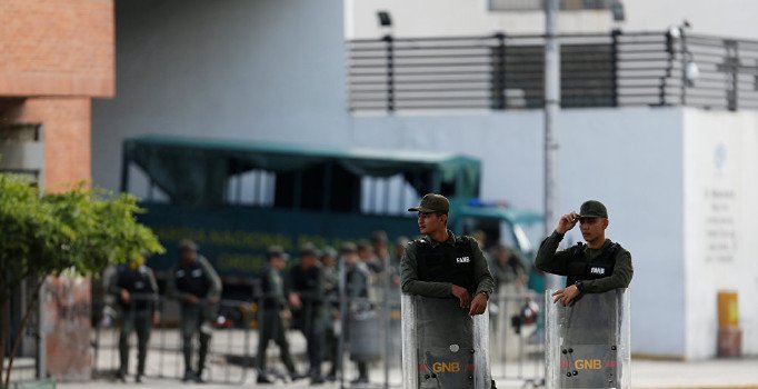 Venezuela'da mahkumlar ile polis çatıştı: 23 ölü