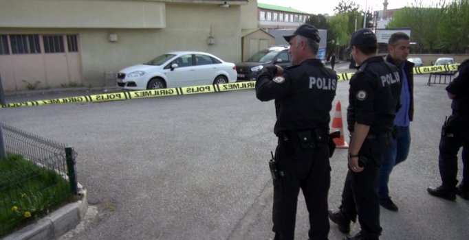 Taksici, sıra tartışmasında meslektaşını öldürdü