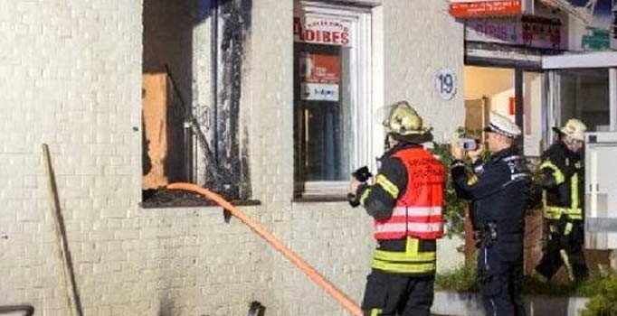 Almanya'da cami kundaklandı