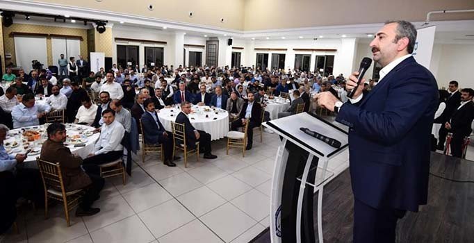 Abdulhamit Gül: İstanbul maceraya atılamaz