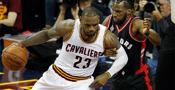 NBA play-off'larında Cleveland Cavaliers, Toronto Raptors karşısında ilk maçı farklı kazandı