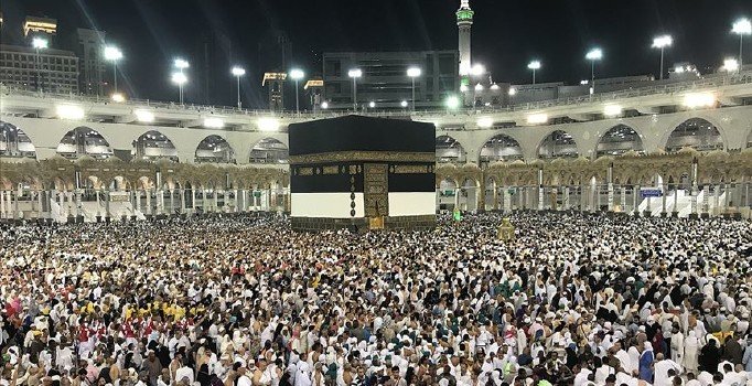 Mescid-i Haram'ın 74 kapısı daha açıldı