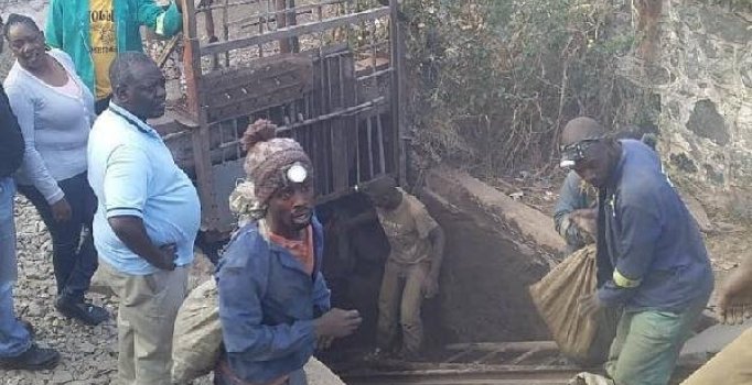 Gine'de altın madenindeki göçükte 8 kişi öldü