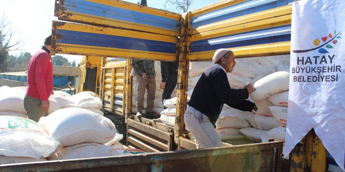 Hatay Büyükşehir Belediyesinden Meralara 25 ton gübre desteği
