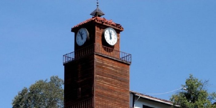 Zamana meydan okuyan saat kuleleri