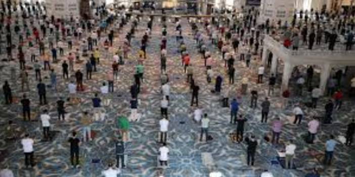 ‘1 Ocak Cuma namazı kılınacak mı? Cumaya gitmek yasak mı?’ Tartışmalarının ardından açıklama