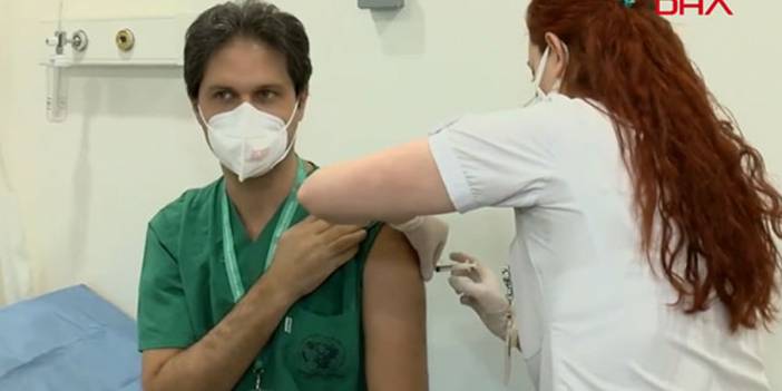 Sağlık çalışanlarının aşılaması başladı