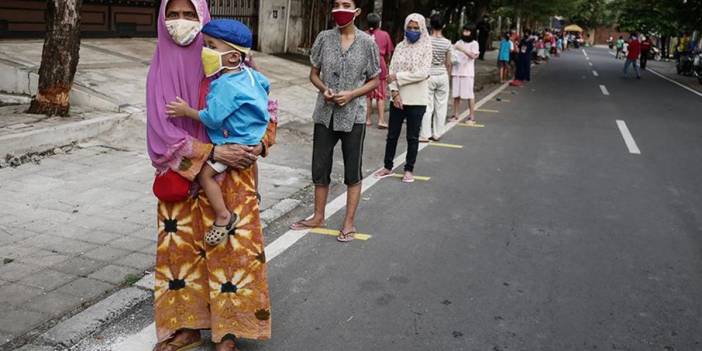 Endonezya'da Kovid-19'a karşı toplu aşılama başladı