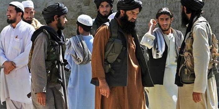 Taliban bu kez de kravata taktı: Hristiyan haçına benziyor