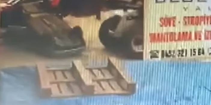 Yok Artık Dedirten İntikam! Seyir Halindeki Otomobili İş Makinesi İle Ters Çevirdi! İşte Anbean O Görüntüler...