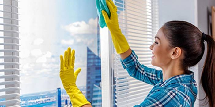 Camlarınız 'Pırıl Pırıl' Olacak Herkes Sizi Kıskanacak! Camlarınızın Elmas Gibi Parlamasını Sağlayacak Gizli Formül...