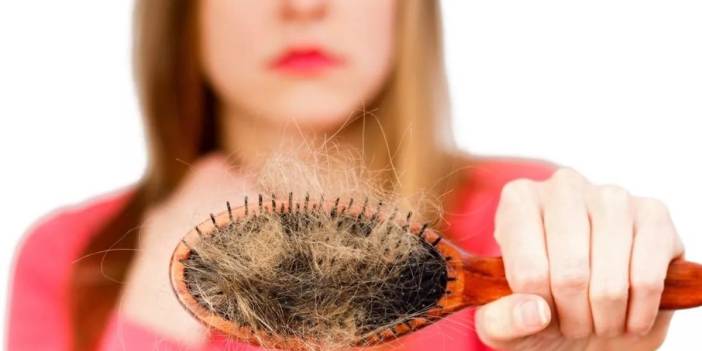 Saç Dökülmesini Anında Durduruyor! Bunları Yitin Saç dökülmesi Kaderiniz Olmasın...